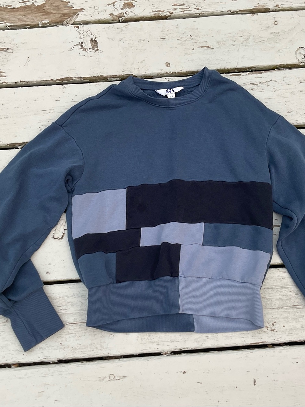 JoyLab XS Oversized‎ Colorblock Patchwork Cropped Crewneck Sweatshirt Blue - Picture 2 of 6